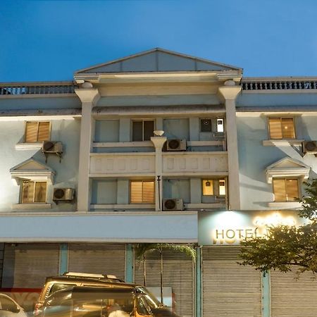 Treebo Trip Meadow Inn Bombay Exterior foto
